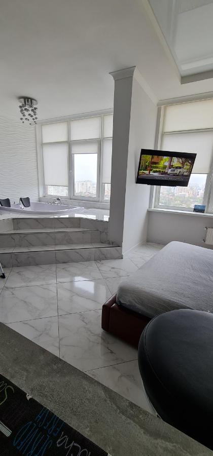 M&P Vip Appartments In Arkadia オデッサ エクステリア 写真