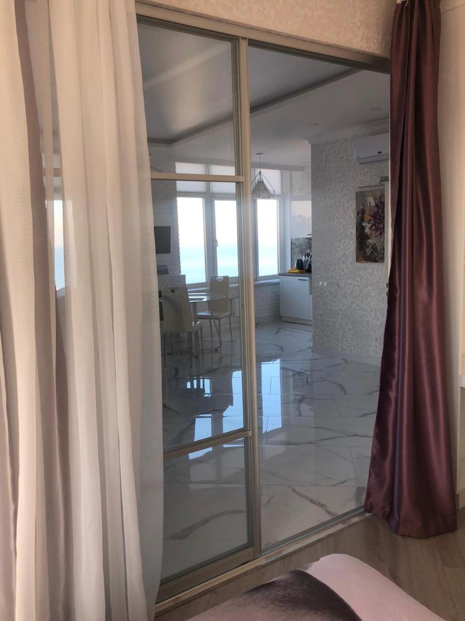 M&P Vip Appartments In Arkadia オデッサ 部屋 写真