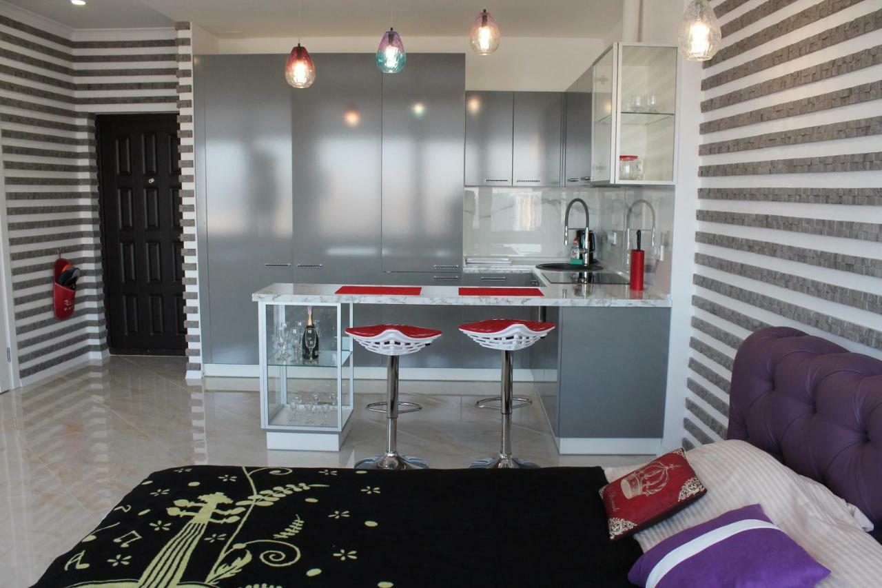 M&P Vip Appartments In Arkadia オデッサ エクステリア 写真