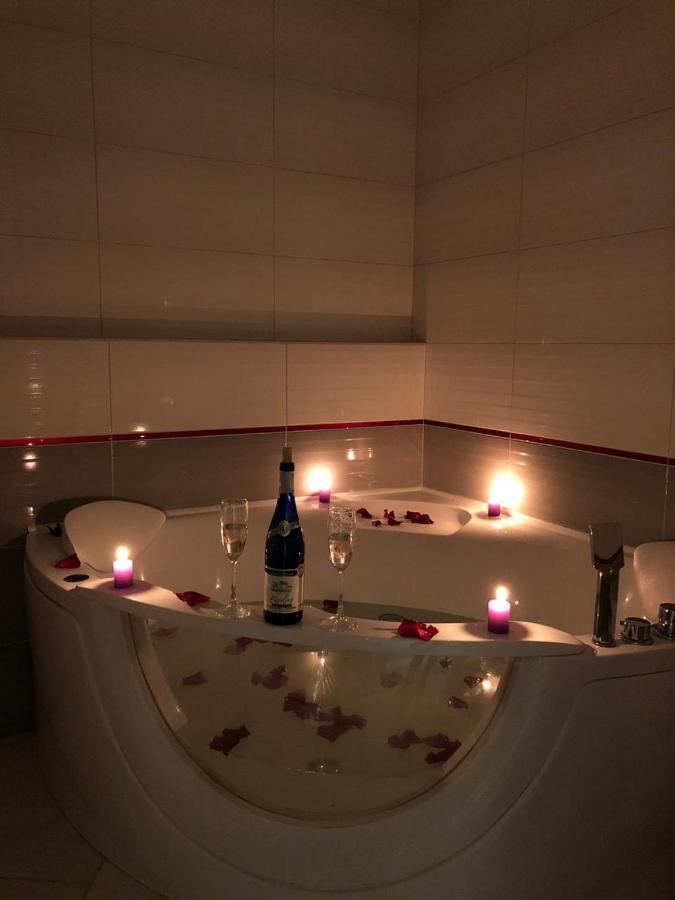 M&P Vip Appartments In Arkadia オデッサ エクステリア 写真